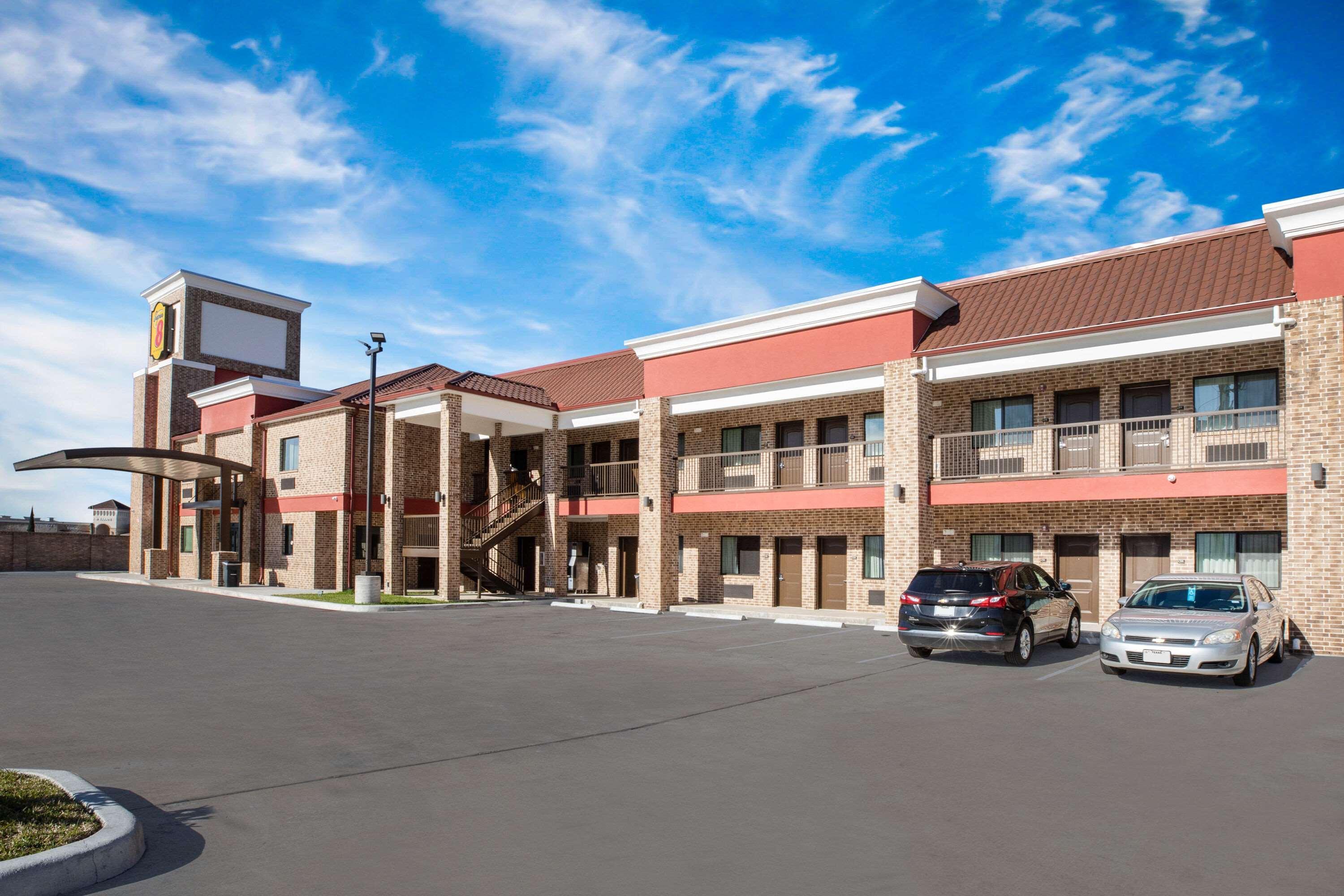 Super 8 By Wyndham Humble Houston Fallcreek Exterior foto