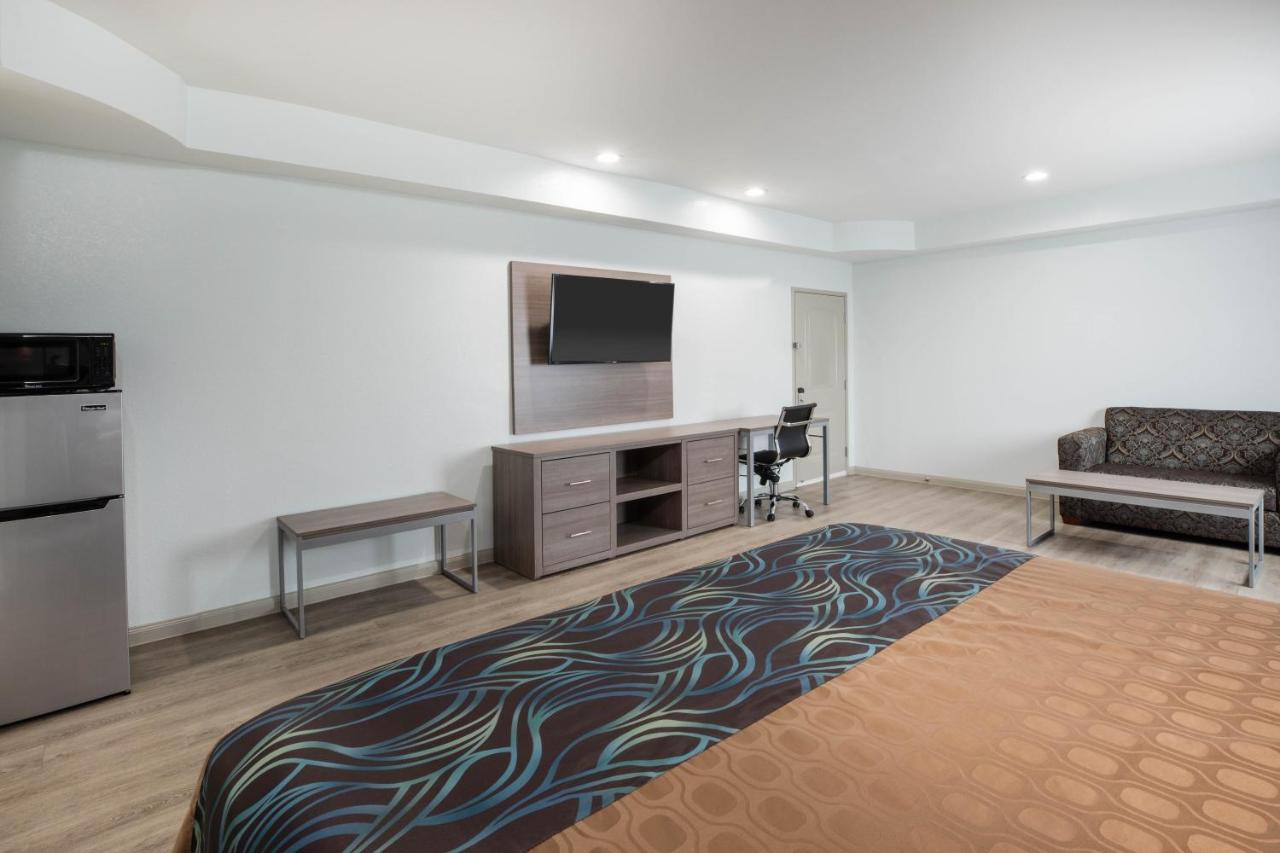 Super 8 By Wyndham Humble Houston Fallcreek Exterior foto