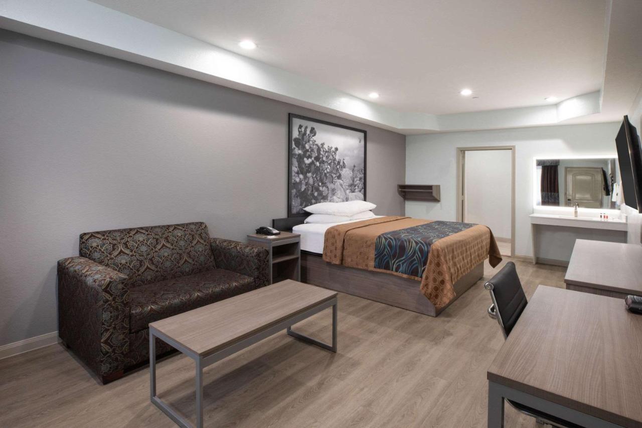 Super 8 By Wyndham Humble Houston Fallcreek Exterior foto